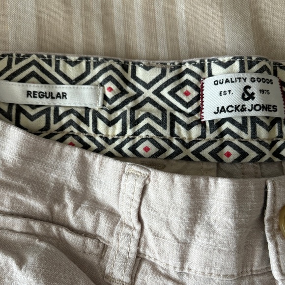 Cream colored, Linen blend Men’s shorts size Small - Picture 3 of 4